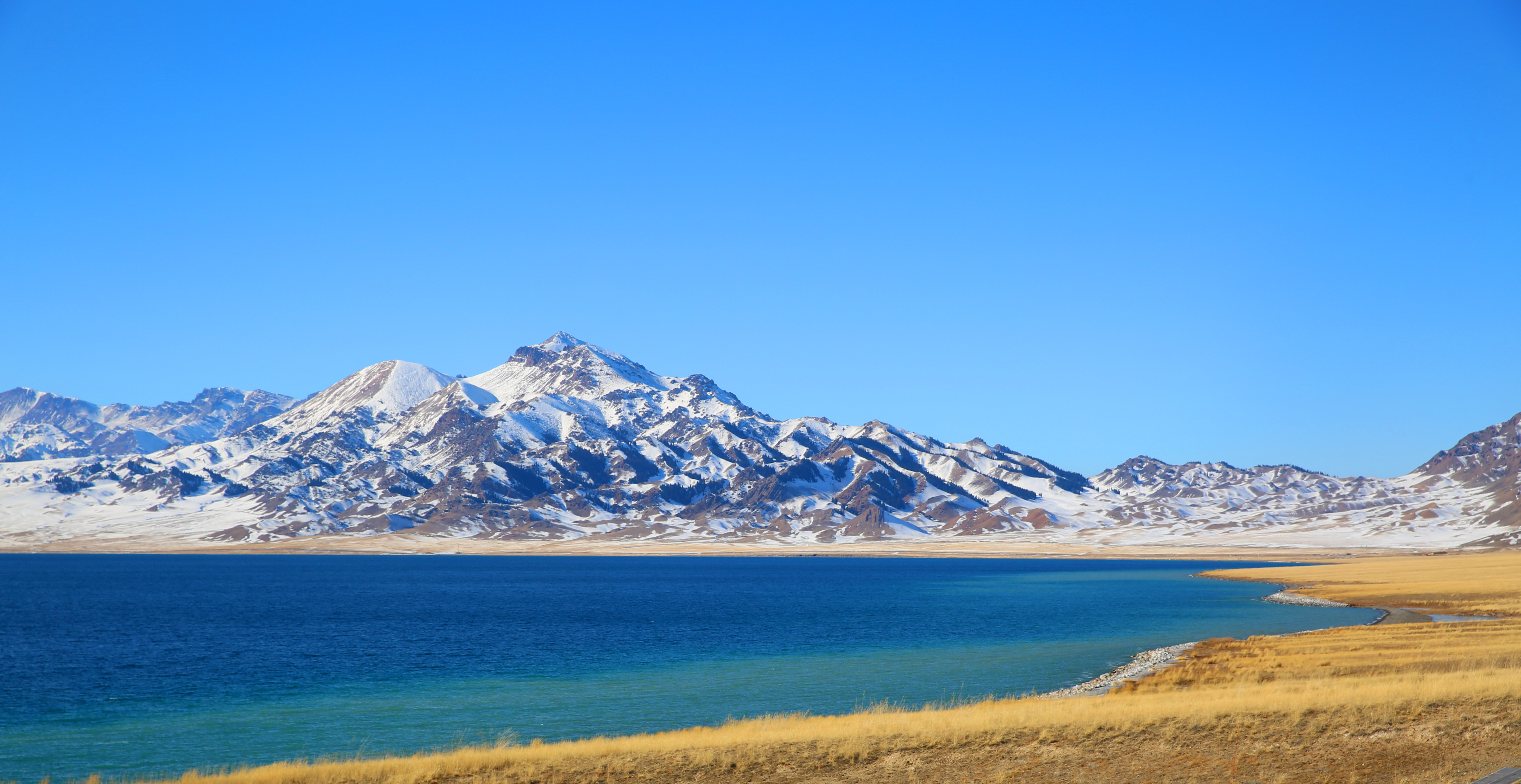 雪岭雄峰.jpg