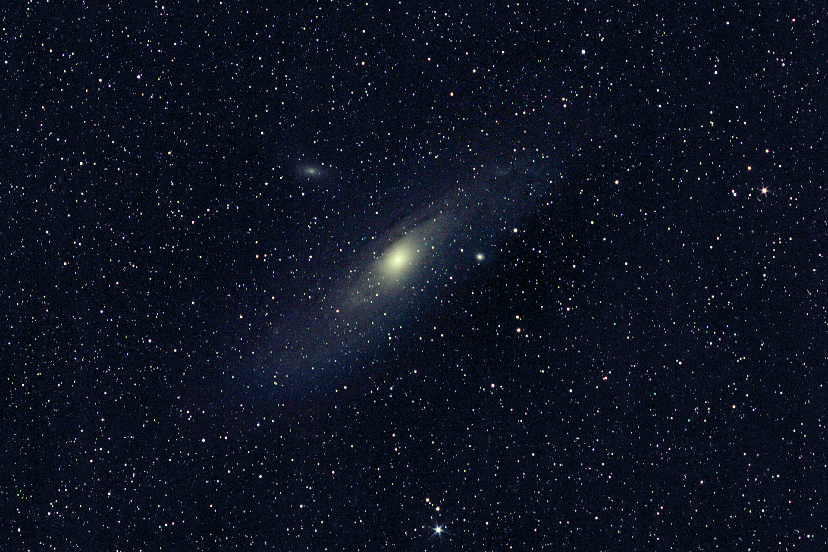 tkm200mmf4@5.6 ericyl M32.jpg