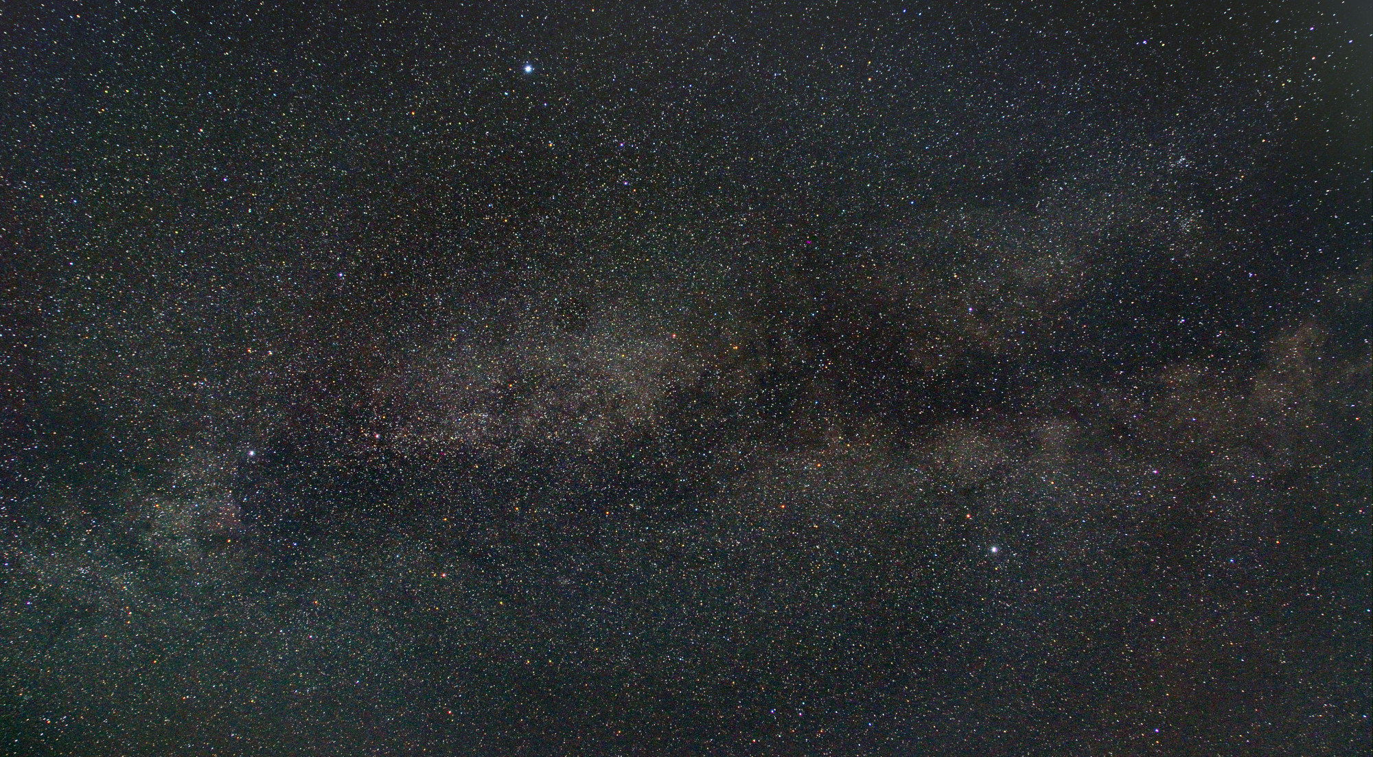 milkyway-summertriangle-202206-40xstacked-shrink.jpg