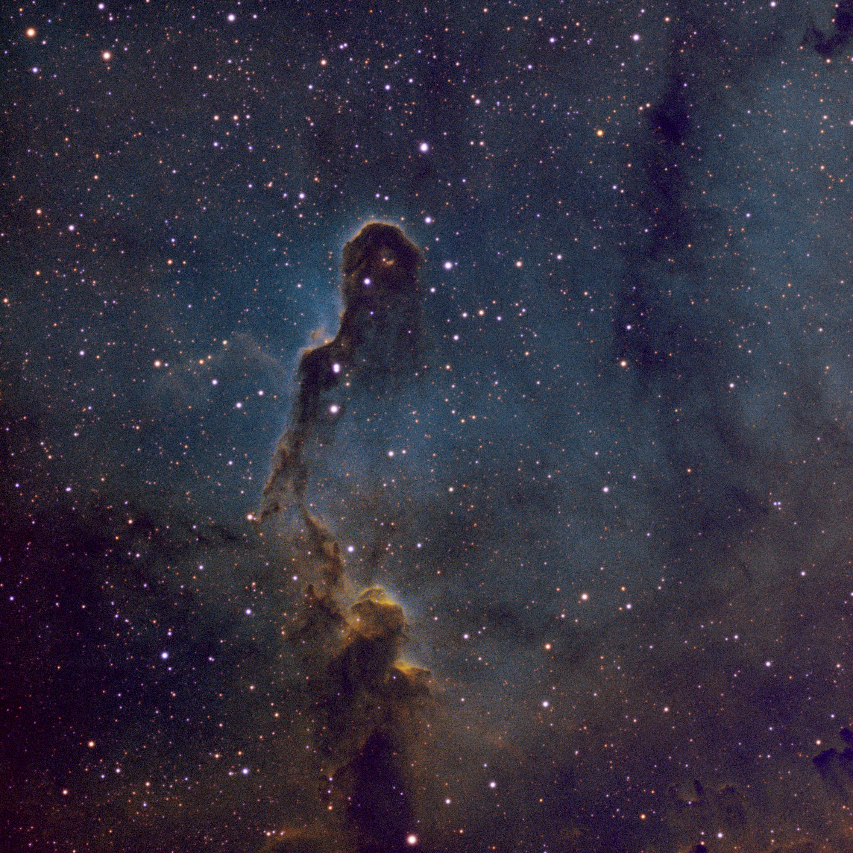 IC1396_SII_141x300s_Ha_104x300s_OIII_126x300s.jpg