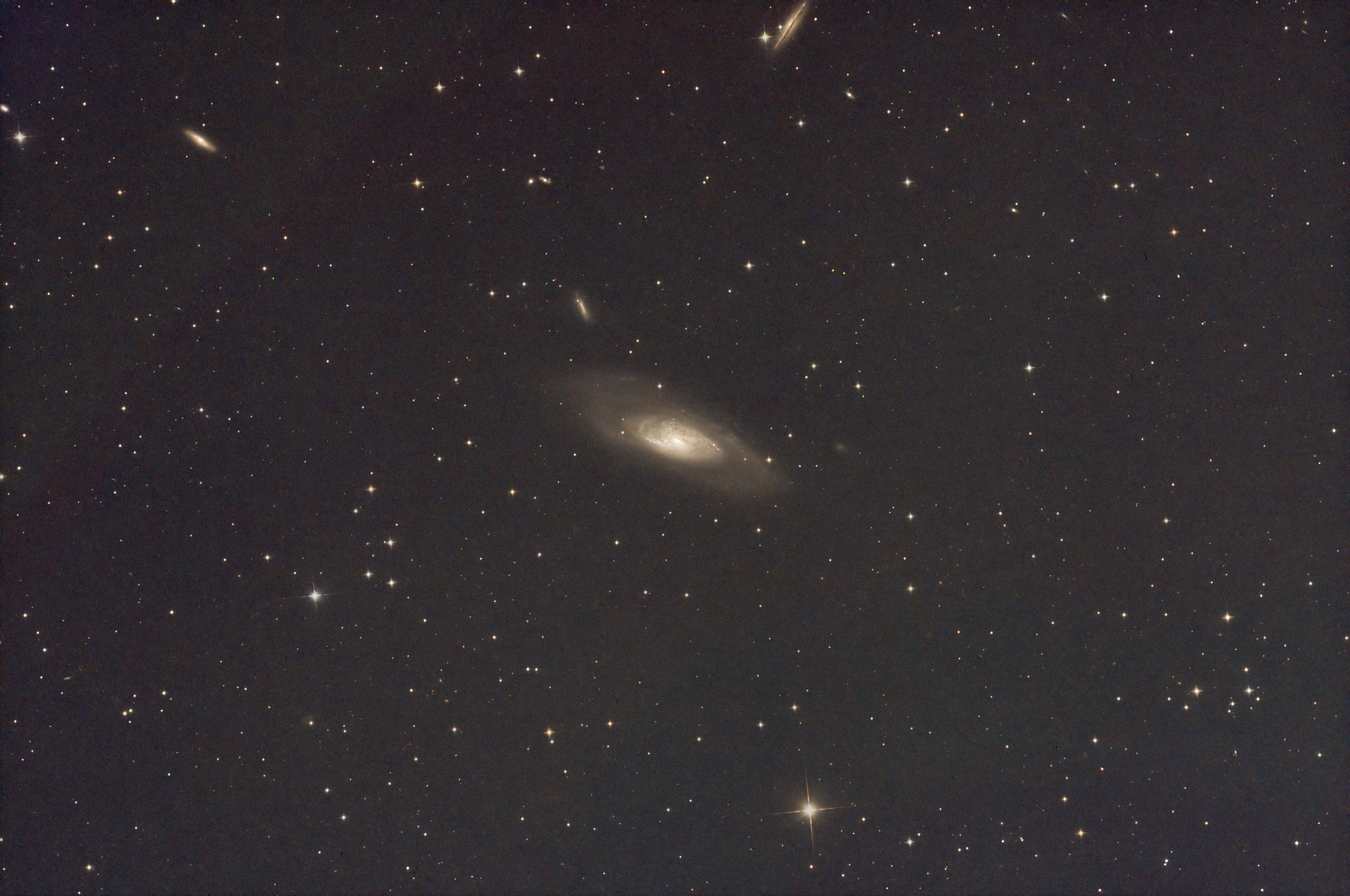 M106-2.jpg