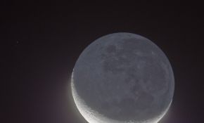 20101209 新月與地照