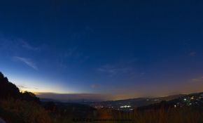 《山野，鱼塘，星空》
