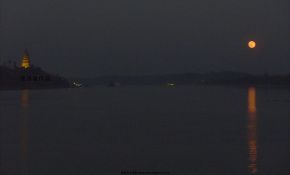 蒸湘秋月——天文风景摄影