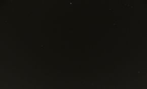 我的小卡片好像拍到流星了