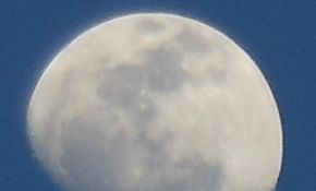 2012年4月3日傍晚月球