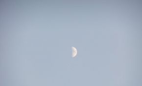 初八之月