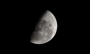 8月21日凌晨手持小钢炮拍的月亮和木星
