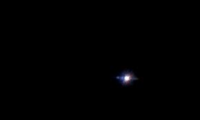 昨日夜里 拍到五彩天狼星。求大师解释