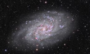 桃花冲里寻桃花---M33