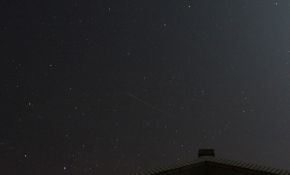 拍到一颗火流星