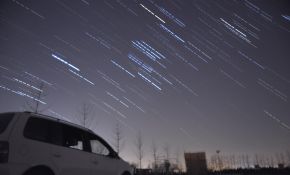 彗星C/2014 Q2（Lovejoy）+M42[NGC1976]猎户座大星云+M45昴星团+星轨