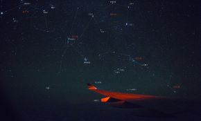 在南海上空飞机上拍到的璀璨星空