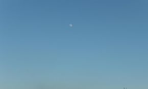 2010年2月26日下午4点20分的月亮