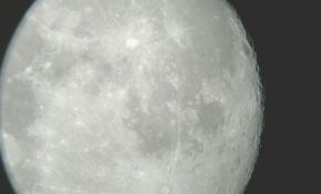 1501800新拍月