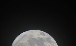 星特朗90eq 拍月