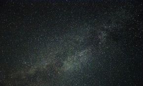 之前七夕前夕拍的银河，感觉后期处理的不是很好...