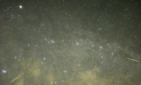 云雾中抓拍英仙座流星