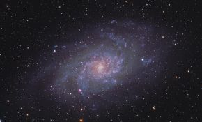 M33 三角座星系