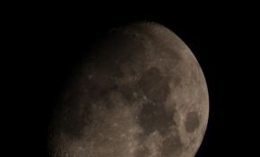 4月5日的月亮--我的第1次天文摄影