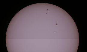 今天大家拍的太阳特多，C11HD也来个图