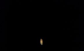 小黑土星