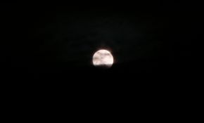 六月三日，兰州上空“月亮“
