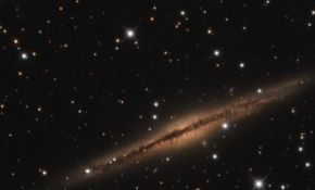 螺旋星系NGC 891，5.5小时曝光，ATIK ONE+10"RC(0.75x)@若岩天文台