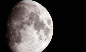 今天新入手的4SE 北京丰台拍摄的月亮