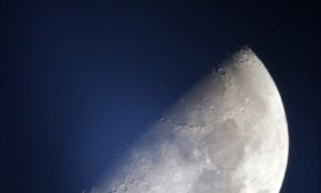 好天气下的月球就是不一般