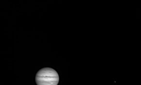 9月13日，木星，有斑