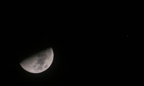 来晚了！2月18日的木星合月