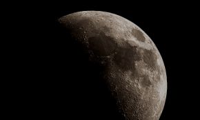 新人入门，第一张照片-----THE MOON 重新处理了一张