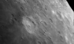 新进的120MM，拍几张月面和木星。