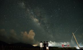 三个大傻B的夏日星空
