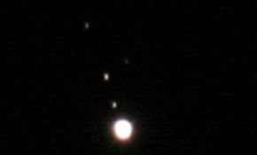 【首次拍照：木星及其四颗伽利略卫星】单反，北京城区