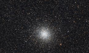 南天系列之四十二：M22 人马座球状星团