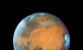 哈勃太空望远镜拍摄的火星冲日